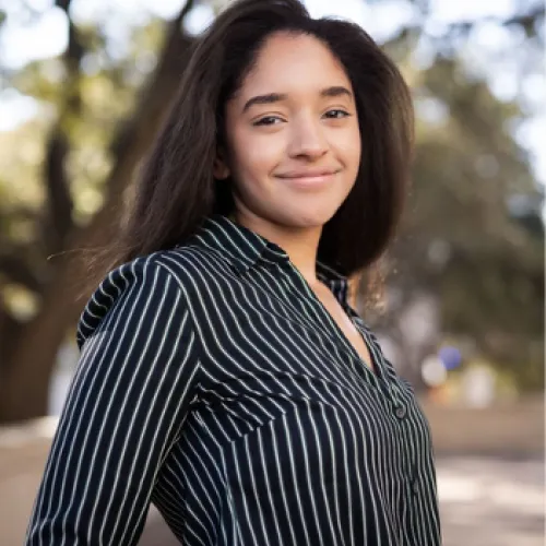 Headshot of Raquel Gutierrez
