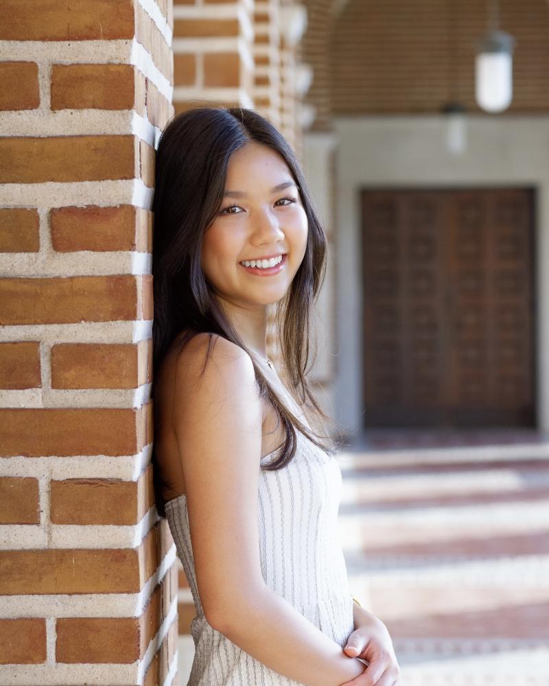 Casey La's Headshot